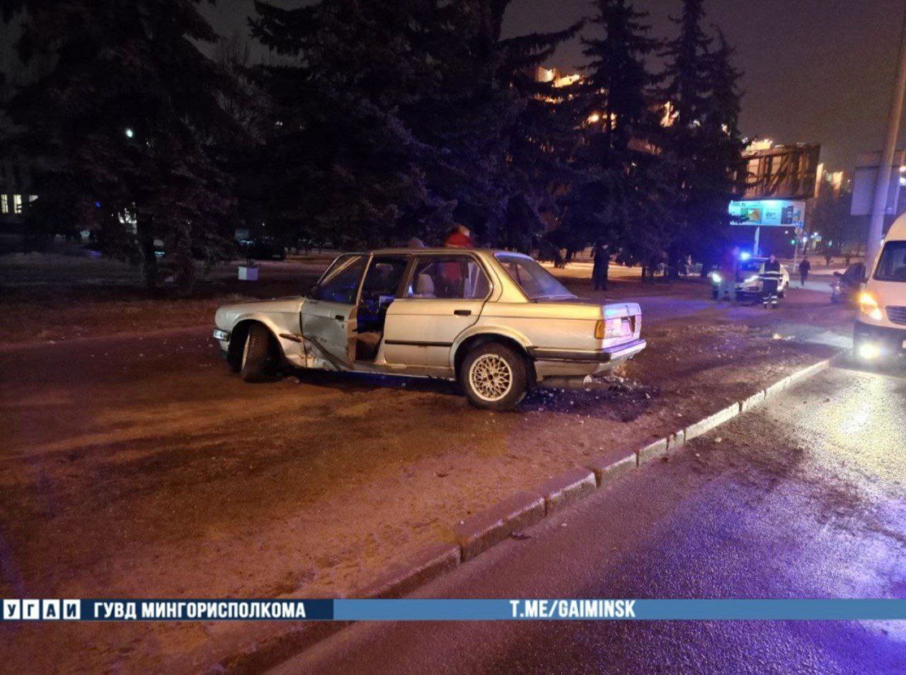 В Минске при столкновении трёх легковушек пострадали двое детей