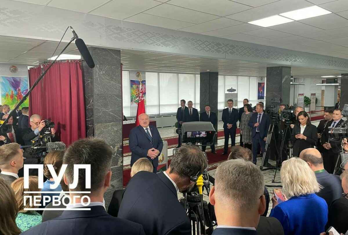 "Передайте им" — Лукашенко пообещал участвовать в выборах президента в 2025 году