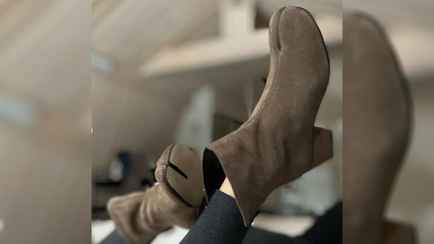 «Самая спорная обувь» — В Беларуси начали производить модные ботинки-«копытца». Почём?