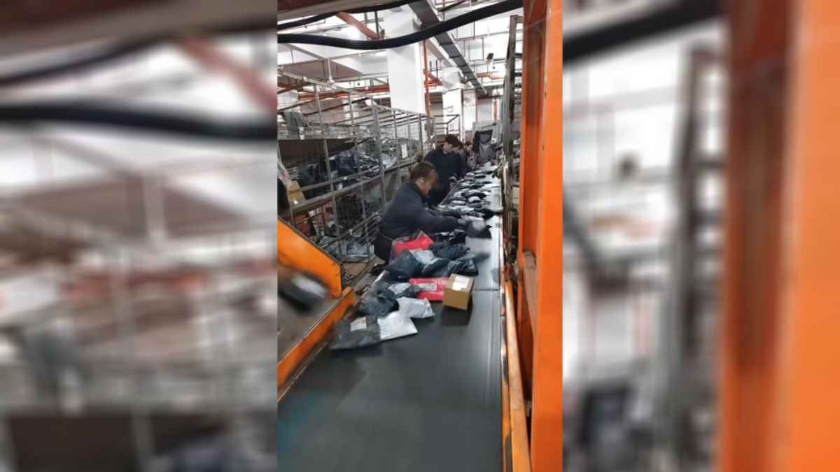 "А посуду также кидают?" - Видео сортировки посылок на китайской почте набрало 600 тыс. просмотров