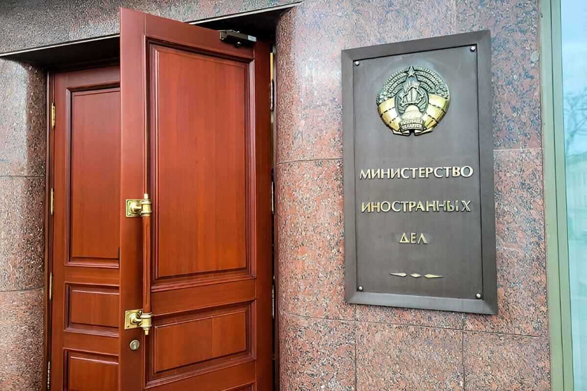 МИД пригрозил некоторым уехавшим белорусам новыми уголовными делами