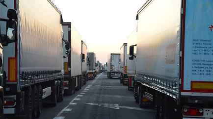 «Коллапс неизбежен» — Польские фермеры пригрозили перекрыть единственный рабочий КПП для фур на границе с Беларусью