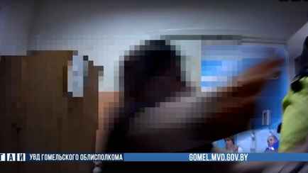 В Калинковичах пьяная женщина-водитель скрылась с места ДТП и ударила в лицо сотрудника ГАИ