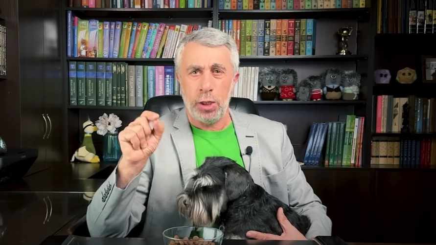 Что будет, если съесть собачий корм? Доктор Комаровский рассказал о последствиях