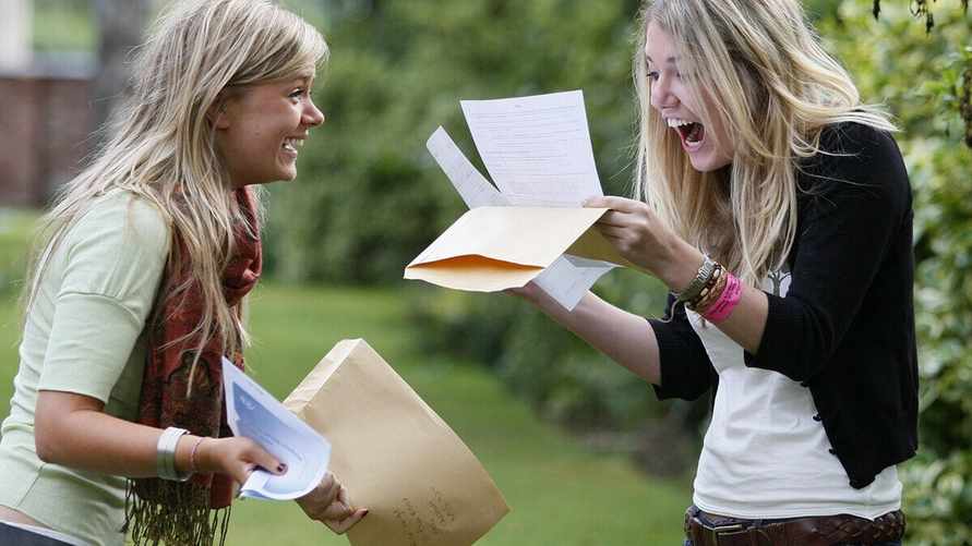 В Минобразования Беларуси обновили список специальностей для поступления без экзаменов. Кому разрешили?