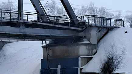 В России взорвали железнодорожный мост. Что известно?