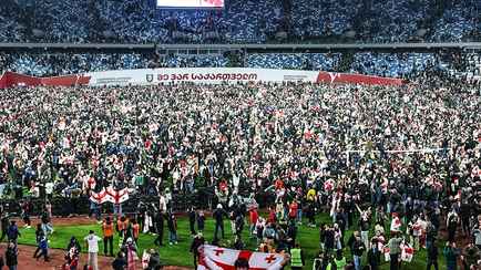 Смотрите, что устроили грузинские болельщики после исторической победы сборной по футболу