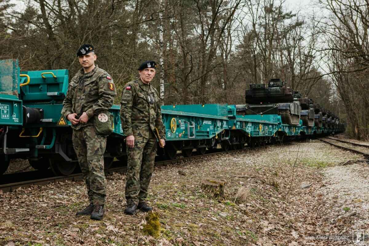 "Подарки от кролика" - В Польшу прибыл поезд с американскими танками. Для переброски на границу с Беларусью?