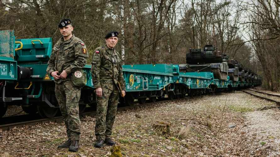 "Подарки от кролика" - В Польшу прибыл поезд с американскими танками. Для переброски на границу с Беларусью?