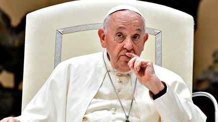 «Страшно и стыдно» — По всему миру оценили слова Папы Римского о «белом флаге» для Украины