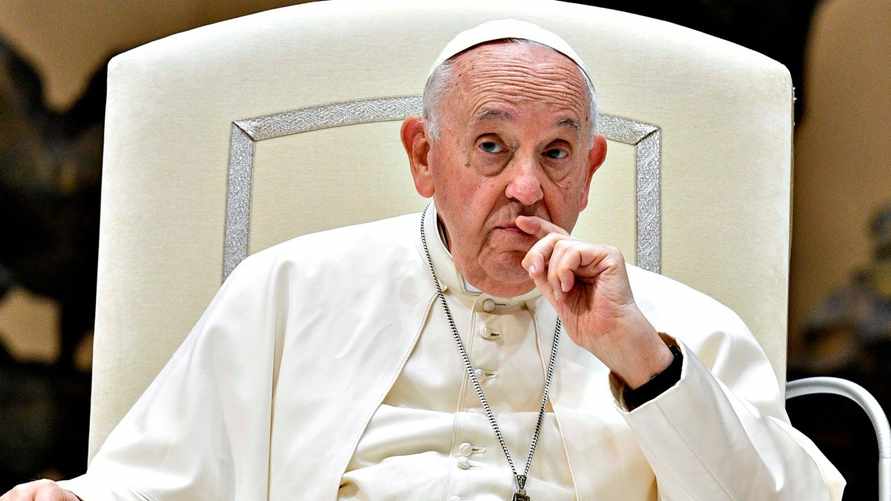 "Страшно и стыдно" - По всему миру оценили слова Папы Римского о "белом флаге" для Украины