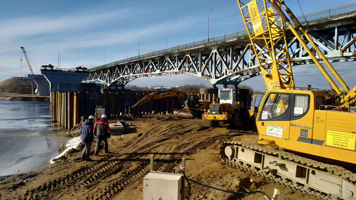 Работы на мосту через Березину. Фото Komkur.info.