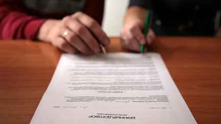 Последствия за измену. Нотариус рассказала белорусам, что можно указать в брачном договоре