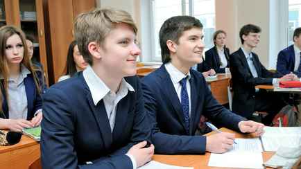 Иванец объяснил, почему в Беларуси сокращается количество 10-х базовых классов