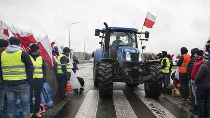 Белорус насмерть сбил мужчину во время протестов фермеров в Польше