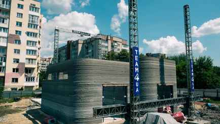 Стены напечатали за 40 часов. В Украине начали строить школу с помощью 3D-принтера