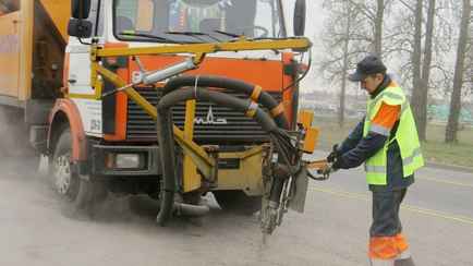 В Витебской области объявили о «полном контроле» над ямами. Что за патруль запустили на дорогах?