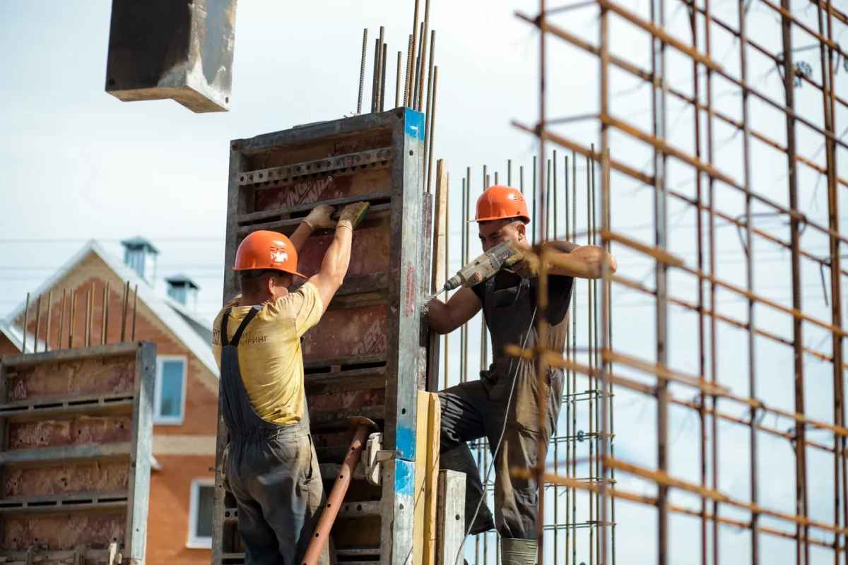 Минстройархитектуры повысило оплату работы белорусских строителей. На сколько?