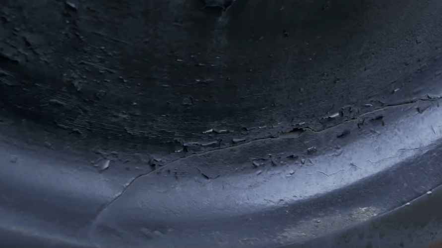 Трещина в диске колеса