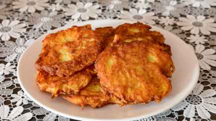 Повара советуют добавить в драники эту пряность. Она придаст блюдо неповторимый вкус