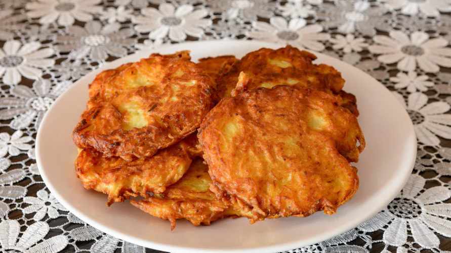 Повара советуют добавить в драники эту пряность. Она придаст блюдо неповторимый вкус