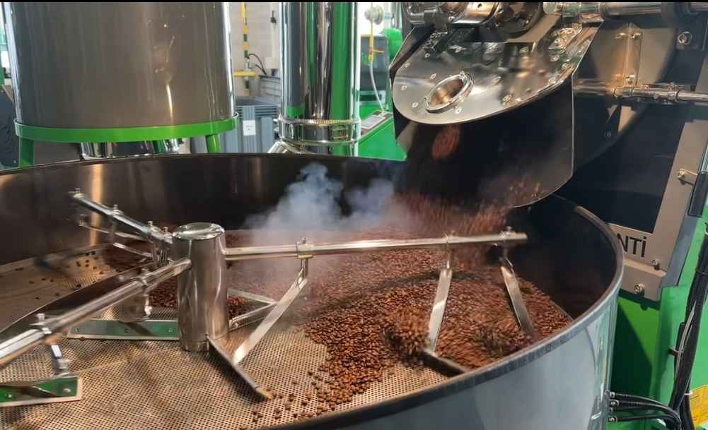 "Белоруснефть" запустила производство жареного кофе прямо на заправке