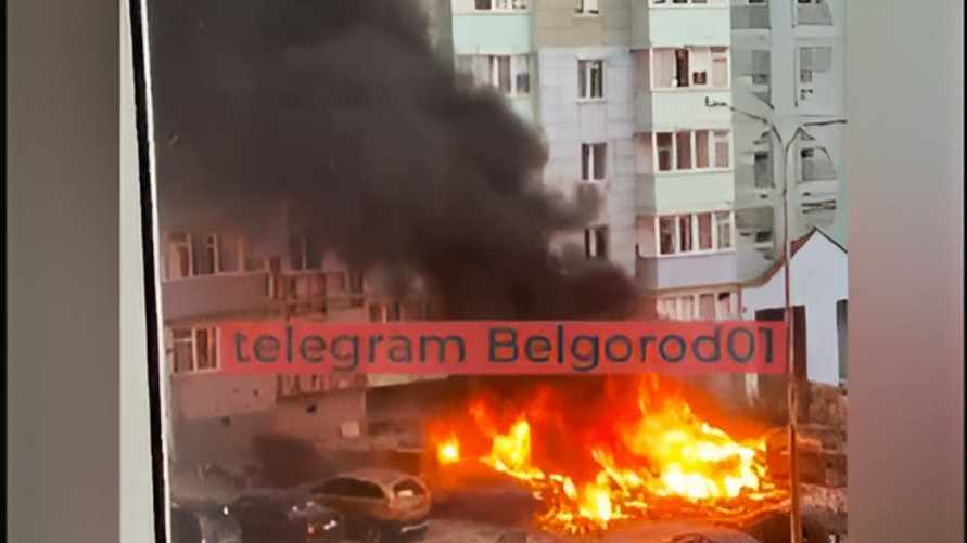 В Белгороде во время утреннего обстрела загорелось несколько автомобилей