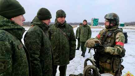 В Минобороны объявили о сборе военнообязанных белорусов. Кому и где приготовиться?