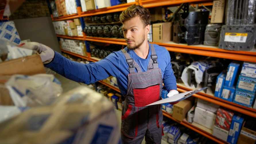 Должен ли продавец принимать обратно не подошедшие автозапчасти? Вот что говорит закон