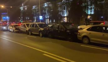 Массовое ДТП произошло на центральном проспекте Минска – столкнулись 7 авто
