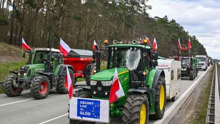 Польские фермеры заблокировали тракторами два КПП на границе с Германией