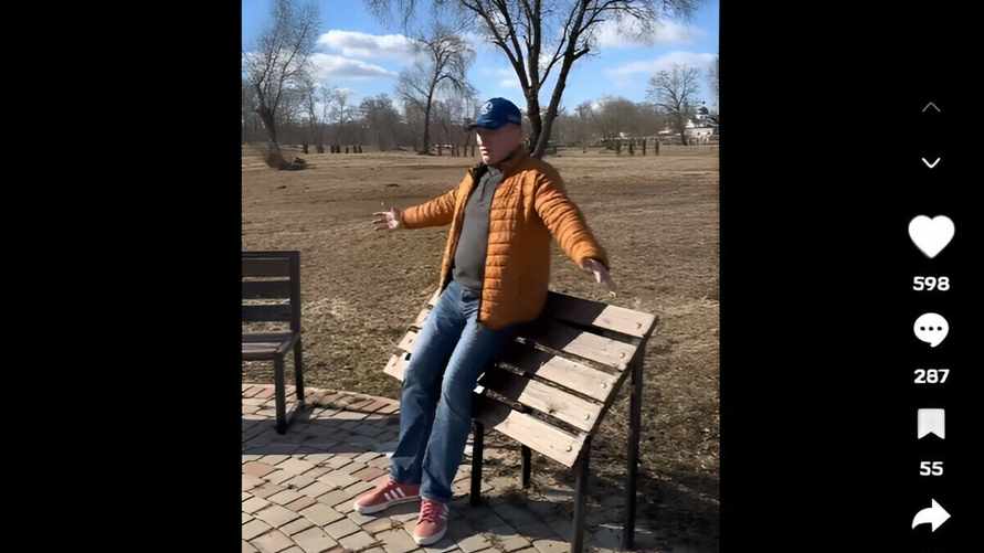 "Чтобы лошадь привязывать?" — Белоруса удивила необычная конструкция в Могилёве. Для чего предназначена?