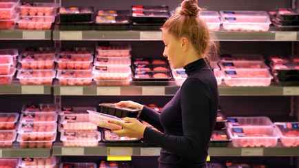 Рыбы в 6 раз меньше, чем мяса — Белстат рассказал, сколько продуктов белорусы съедают за год