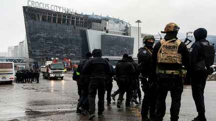 Белорус оказался в больнице в тяжёлом состоянии. Что известно о теракте в «Крокус Сити Холле» в Москве?