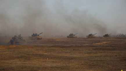 Танковый взвод и минометные расчеты. Минобороны Беларуси показало кадры стрельбы артиллерии