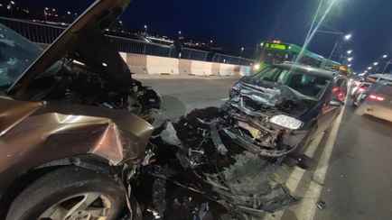 В Гомеле столкнулись три легковушки и автобус — есть пострадавшие