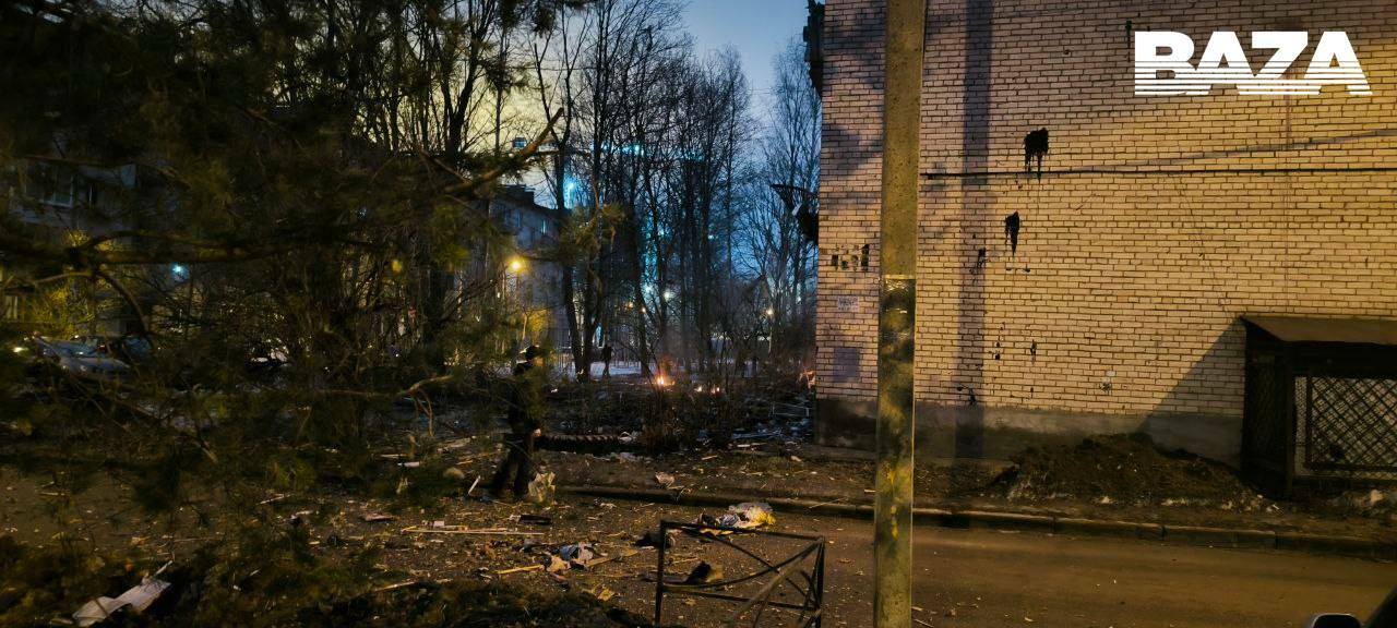 В небе над Санкт-Петербургом прогремел взрыв — пострадала жилая пятиэтажка