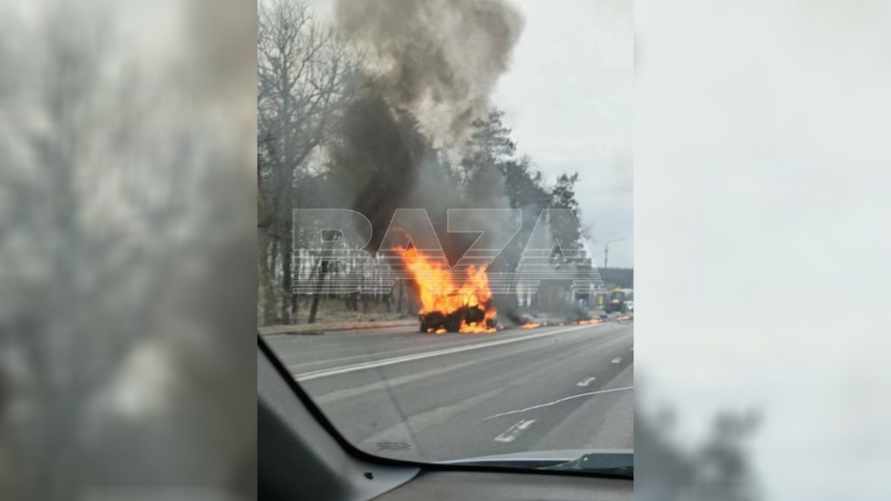 Обстрел ВСУ? На видео попал взрыв автомобиля на дороге в Белгороде
