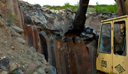 «Нужно 10-11 млн долларов» — В Пинском районе пообещали построить цех по добыче базальта
