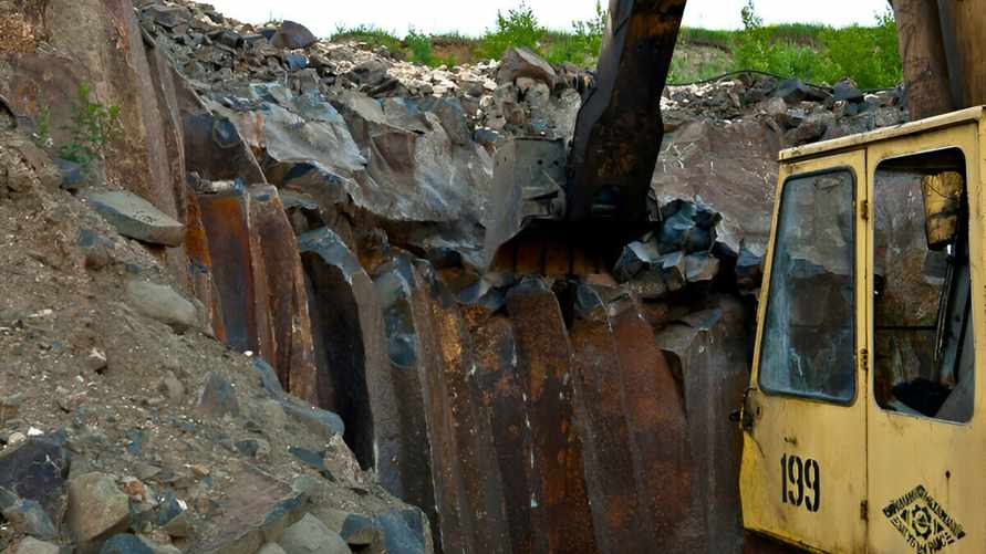 Добыча базальта. Фото носит иллюстративный характер