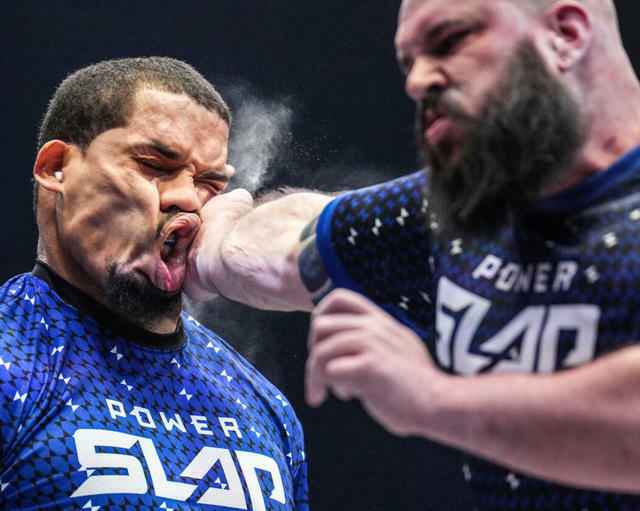 В сети завирусились видео с соревнований по "битью пощечин". Как это выгядит?