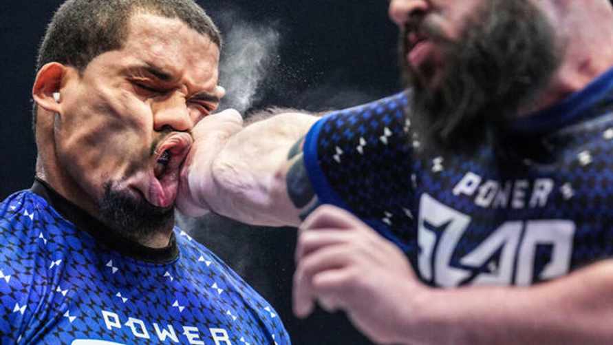 В сети завирусились видео с соревнований по "битью пощечин". Как это выгядит?