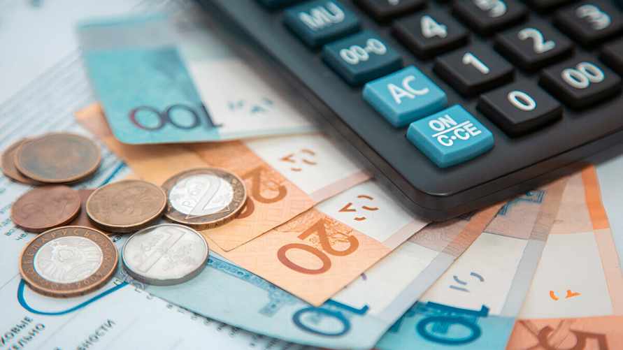 В Минюсте рассказали, когда у белорусов могут взыскать 70% зарплаты