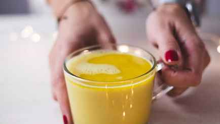 Зачем белорусам пить «золотое молоко»? Вот что нужно добавить в обычное