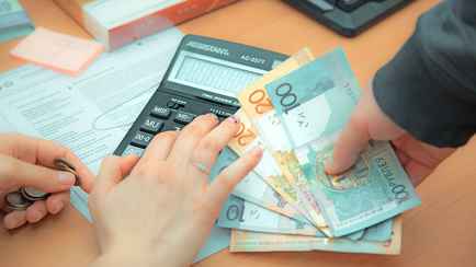 В Минтруда рассказали, кто из белорусов будет обязан отчислять государству 29% от своих доходов