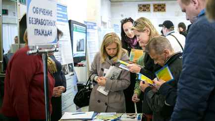 Минчанам предложили получить новую профессию за 8 часов и устроить их на работу. Какую зарплату пообещали?