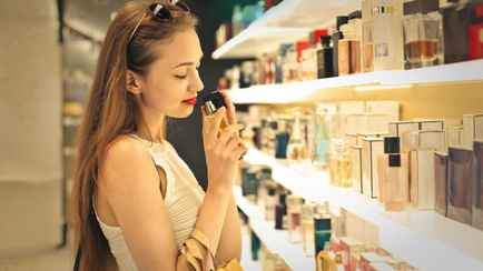 «Сказывается на репродуктивной функции человека» — Госстандарт обнаружил в Беларуси опасную туалетную воду из России