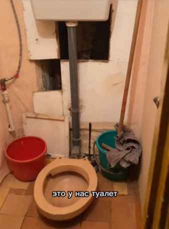 "Думал, это газовая камера" — В TikTok разошлись во мнениях, когда увидели одно из общежитий в центре Минска