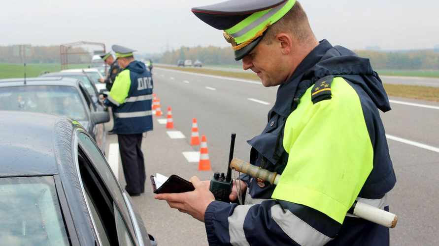 ГАИ Беларуси пообещала провести "массированную отработку автодорог" в двух областях. Кому приготовиться?