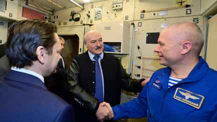 Лукашенко решил отметить День космонавтики в России. Что запланировал обсудить с Путиным «один на один»?